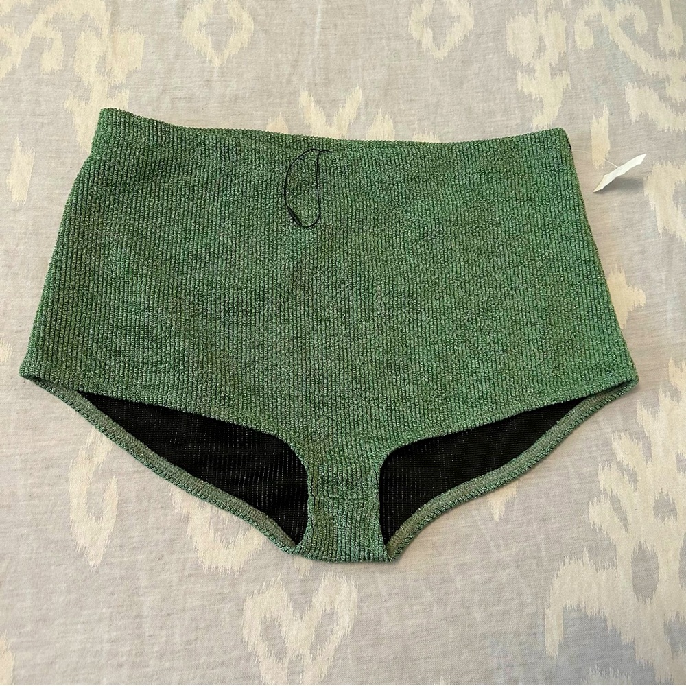 Zara light Green Knit metallic High-Waisted hot pant style Shorts size L NWOT!